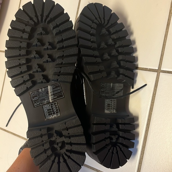 Forever 21 Black Patent Leather Oxfords - Picture 3 of 4